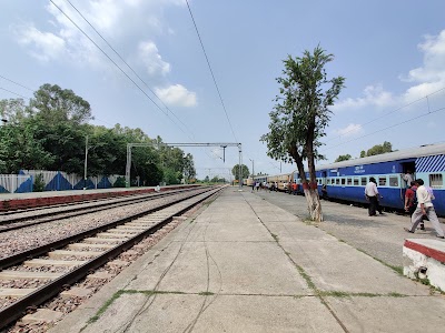 Muazzampur Narayan Junction