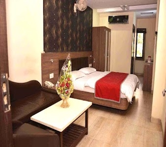 FabHotel Prashant Deluxe, Navlakha, Indore