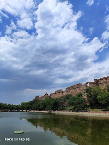 Purana Qila Lake