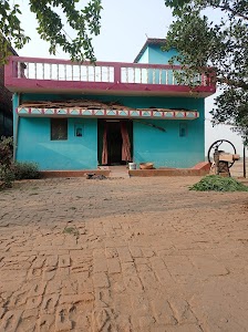 paniyara bajar maharajganj
