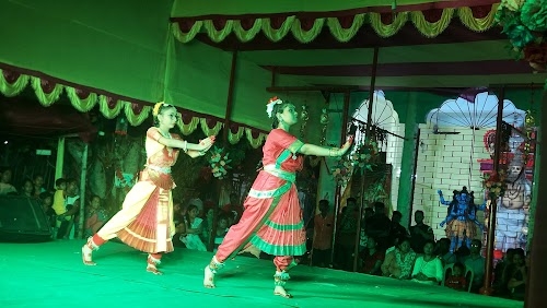 DANCE ACADEMY