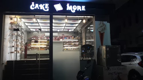 Cake & More