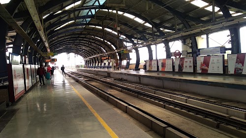 Golf Course Metro Station