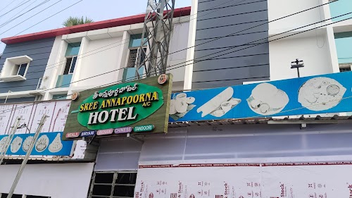 Sri Annapoorna Hotel and lodge