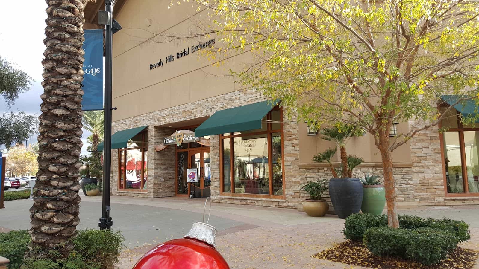 Shops At Dos Lagos