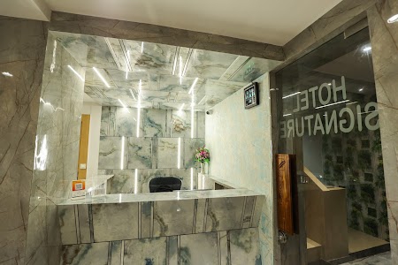 HOTEL SIGNATURE