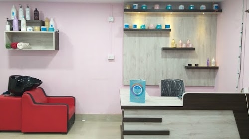 CLASSIC UNISEX HAIR & Beauty SALON