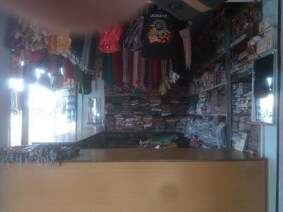 Ravindra Dreses Hat Complex