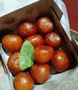 মনিরা ভ্যারাইটি স্টোর