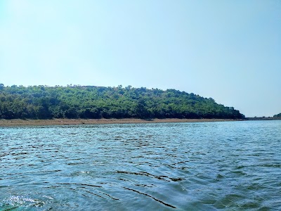 Khindsi Lake.