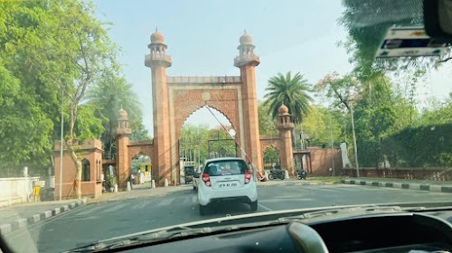 A m u aligarh