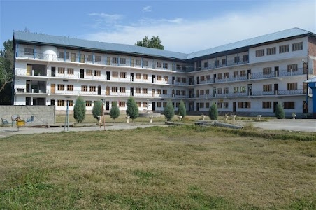 LYCEUM INTERNATIONAL SCHOOL PULWAMA