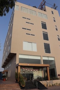 Kana Hotel & Restaurant