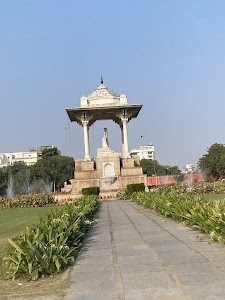 Statue Circle