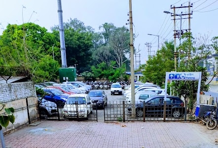 Mewla Metro Station Parking