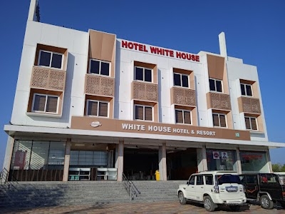 White House Hotel & Resort