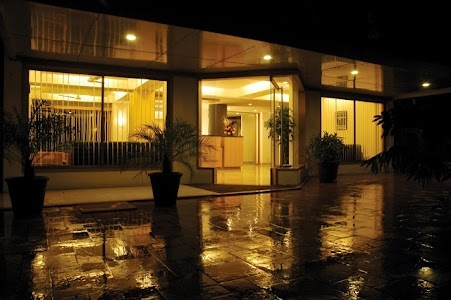 SKYLON HOTEL Gandhinagar