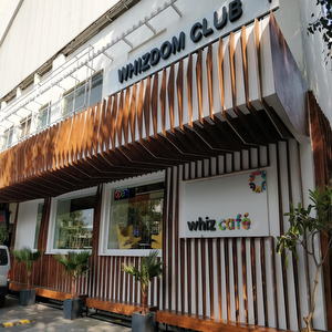Whiz Cafe