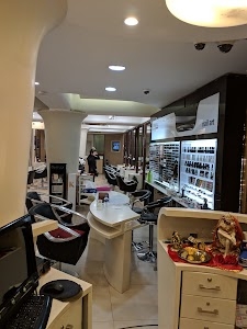 Looks Salon