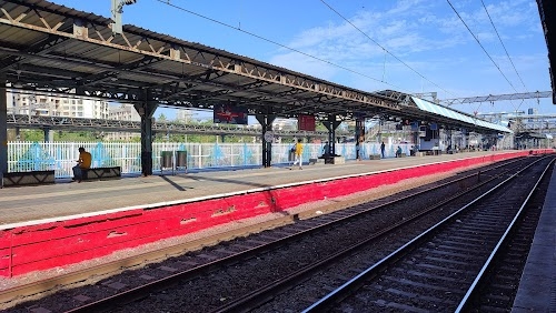 mahim railway station