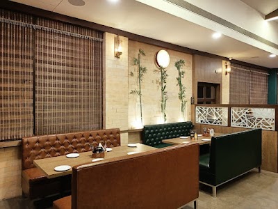 Bambooz Lounge Bar & Family Restaurant