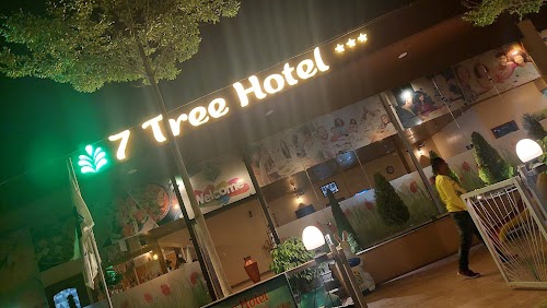 7 Tree Hotel