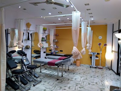 Arabi Hijama Cupping Therapy Centre - Massage