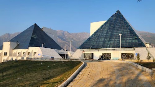 Pyramids Yoga Center Mantalai