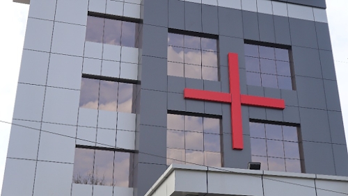 Altis Hospital, Una