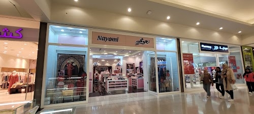 Nayomi نعومي