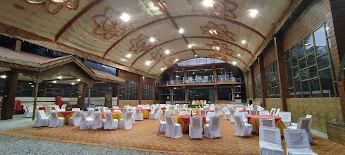 Hotel Shubham and Garden Cafe