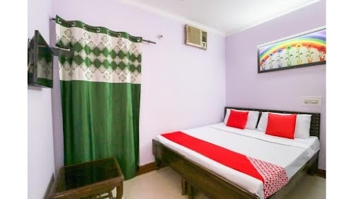 OYO 69395 Hotel Crown Plaza