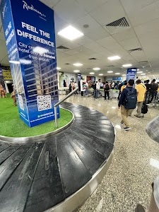 Mahayogi Gorakhnath Airport parking