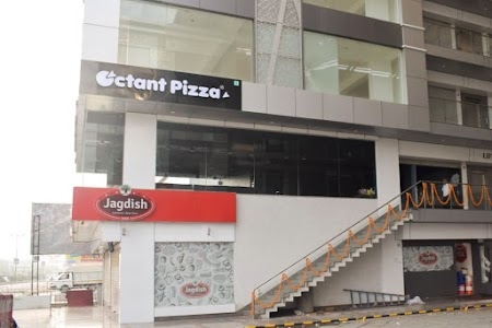 Octant Pizza Gotri
