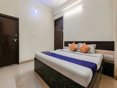OYO Flagship 73889 Hotel Khushi