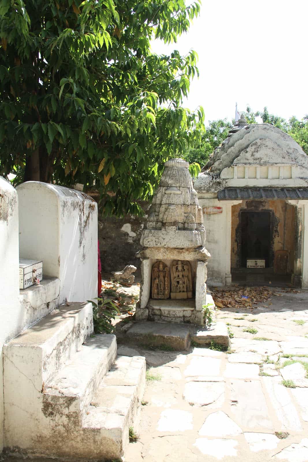 Shri Achaleshwar Mahadev Temple