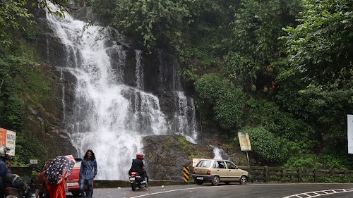 Valanjanganam Water Falls
