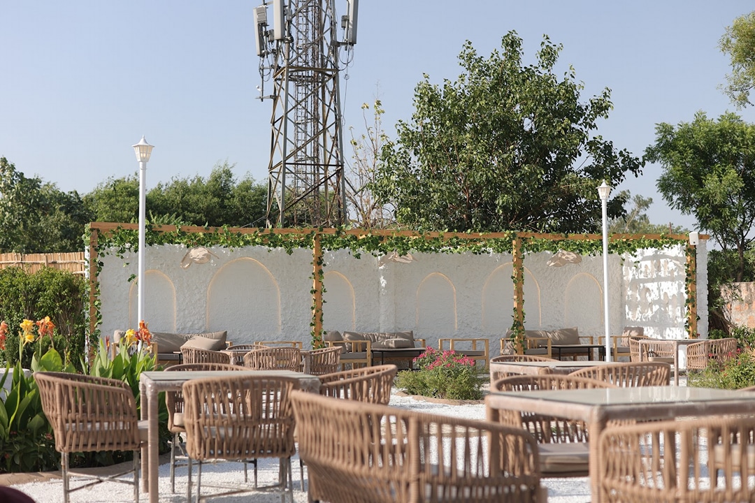 Zuri Cafe & Stay