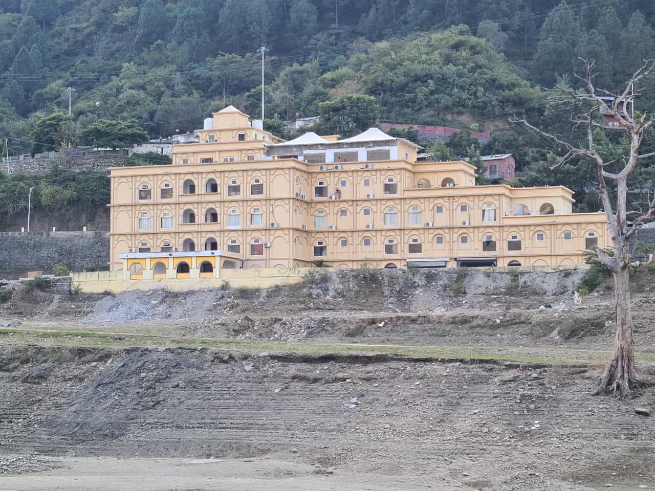 Hotel Le ROI Lake View, Koti