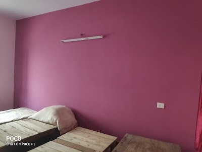 GIRLS HOSTEL ONLY ROOM AVAILABLE