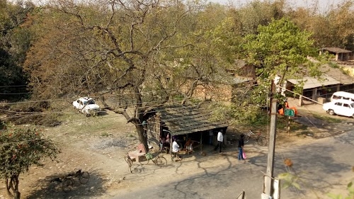 Nougama More Bus Stop