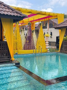 The Emerald Resort