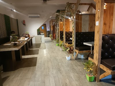 UP25 Veg Restaurant & pizza cafe