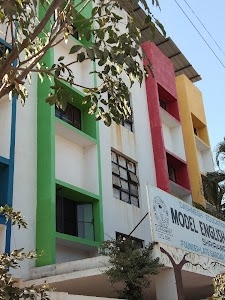 Model English School