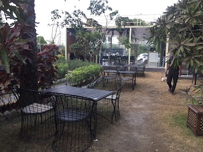Creamoholic Cafe & Restaurant Sindhubhavan