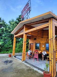 Jungle Resort. In