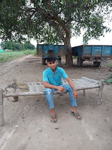 E. Khas