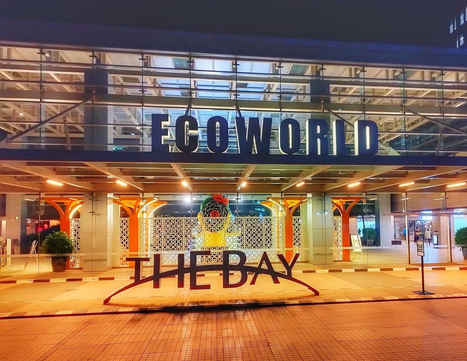 ECOWORLD . THE BAY FOOD COURT