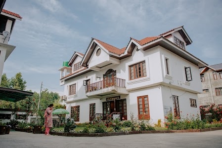 SETHI HOMESTAY. Large Villa,Luxury rooms and Lawn.
