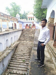 प्राचीन बावड़ी(हनुमान जी का मन्दिर)